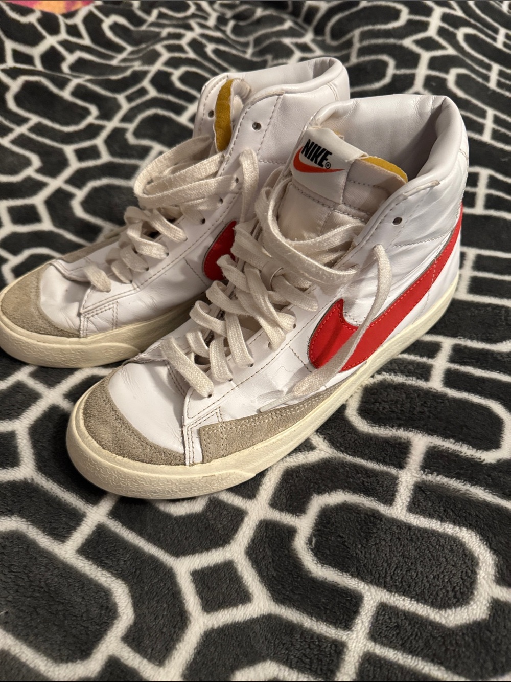 Nike Women’s Blazer Mid 77’s 8